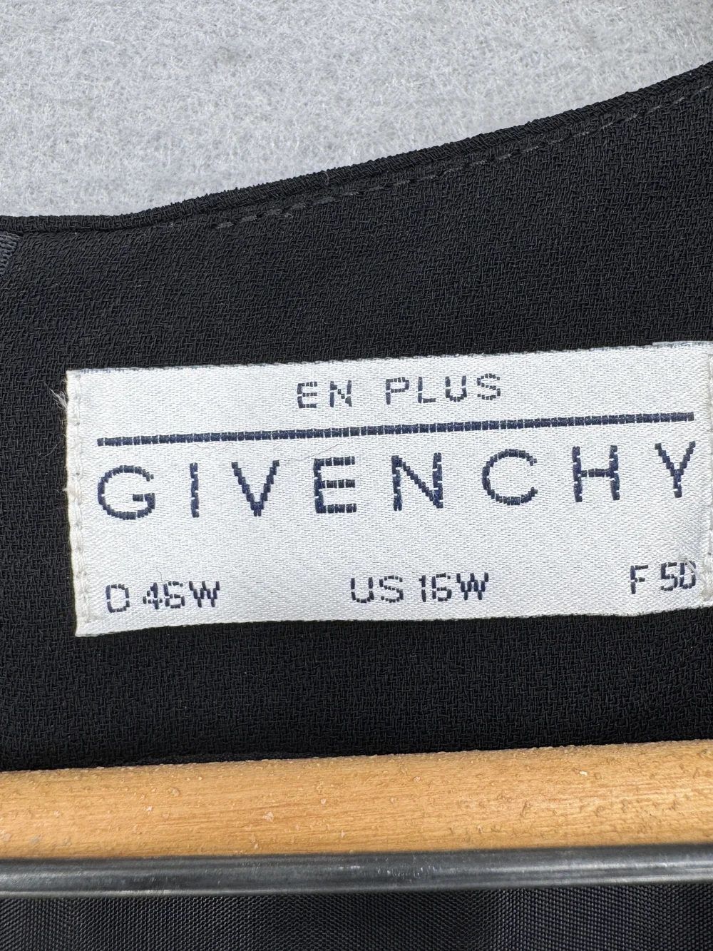 Givenchy Black Sleeveless Shift Dress Sheath Knee Length Quiet Luxury New - Picture 5 of 7